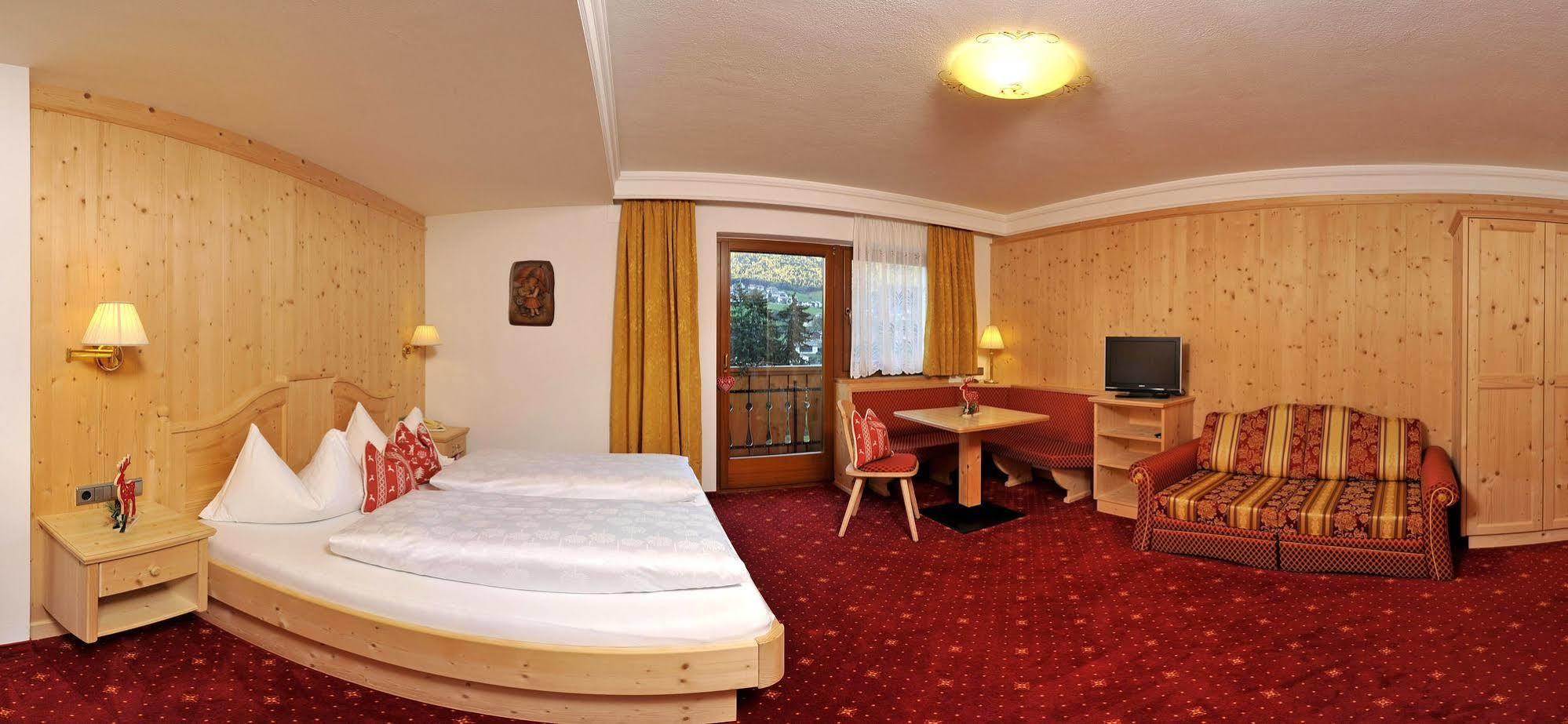 Hotel Digon Ortisei Bagian luar foto