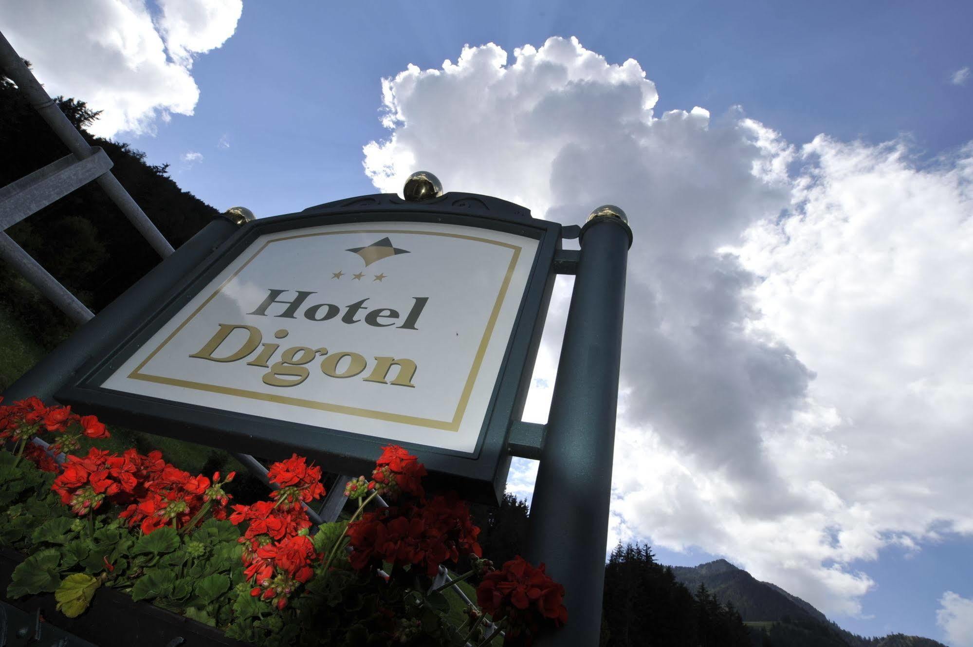 Hotel Digon Ortisei Bagian luar foto